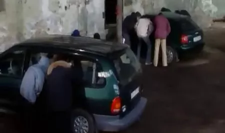 لیدی در هنگام بازیگران گربه ای را خفن ترین عکسهای سکسی روی کارمند می گذارد