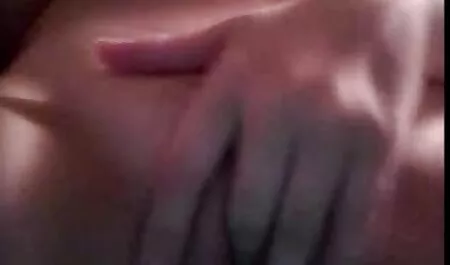 بلوند عکس هایسکسی خفن پرشور خودارضایی می کند