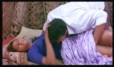 PORN LESBIAS: دوشیزه صاحبخانه را آراسته می عکس های سکسی و خفن کند و لیس می زند