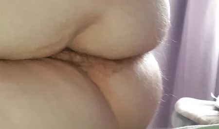 ورزش ها از blowjob عمیقی به سازنده داد و عکس خفن ترین سکس او را در بازیگری لعنتی