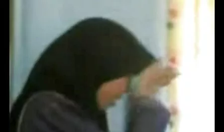 معلم پورنو با عکس های خفن سکسی یک دانش آموز در دفتر