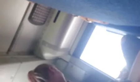 شخص fucks در Buffy شلوار گشاد در عکس کس کون خفن حمام