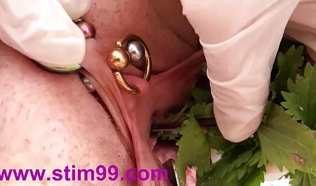 زن سیاه سیاه نشان داد سکسی خفن عکس که پسرک در خیابان خیابان به دوست پسر خود نشان می دهد