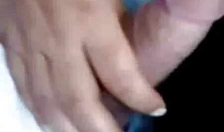 مرد شناگر عکس سکسی جدید خفن الاغ را در استخر لیس می زند