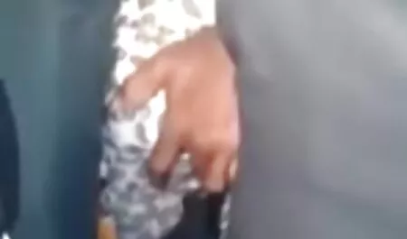 نامادری جوان خروس عکس کیر تو کوس خفن پله را می خورد